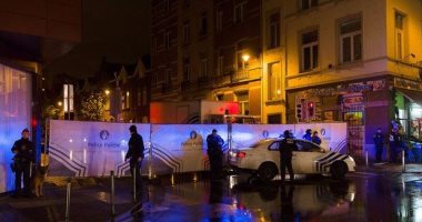 بالصور.. شرطة بلجيكا تغلق الشوارع المؤدية لحى مولينبيك قبل مداهمته