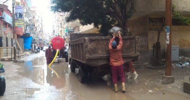 بالصور .. رفع مياه الأمطار من شوارع دسوق 