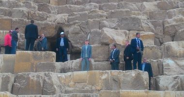 وصول نجل رئيس بيلاروسيا إلى أهرامات الجيزة لزيارة المعالم الأثرية