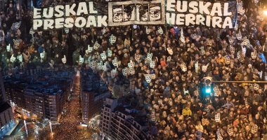الآلاف يتظاهرون فى إسبانيا للمطالبة بالعفو عن سجناء "إيتا"