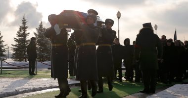 بالصور.. جنازة أحد ضحايا تحطم الطائرة العسكرية الروسية فى البحر الأسود