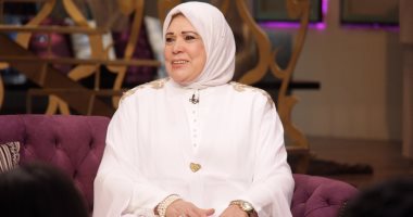 فيديو.. وصول الفنانة ياسمين الخيام لقرية الروضة على رأس وفد من جمعية الحصرى