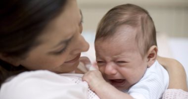 دراسة: الوخز بالإبر يساعد على تخفيف مغص الرضع