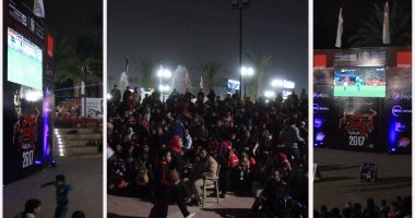 الجماهير المصرية تشاهد مباراة المنتخب الوطنى أمام مالى بمركز شباب الجزيرة