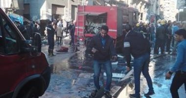 بالصور.. الحماية المدنية تخمد حريقا بمحل أجهزة كهربائية بأحد شوارع الإسكندرية