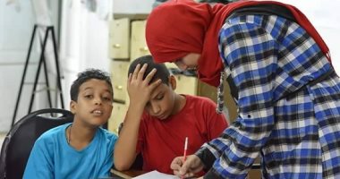 استشارى أطفال: النظام التعليمى فى مصر يضر صحة الأطفال