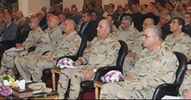 الفريق محمود حجازى يلتقى أعضاء هيئه التدريس بالكلية الفنية العسكرية