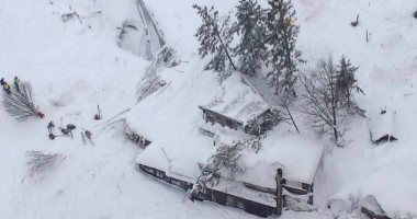 العثور على 30 قتيلا فى فندق إيطالى اثر انهيار جليدى بعد زلازل أمس