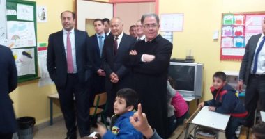 بالصور.. أحمد أبو الغيط يزور المدارس الحكومية اللبنانية المستقبلة للاجئين