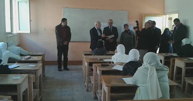 محافظ بورسعيد يتفقد لجان إمتحانات الشهادة الإعدادية