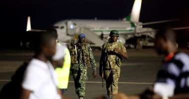 شهود: قوات غرب أفريقيا تقترب من عاصمة جامبيا