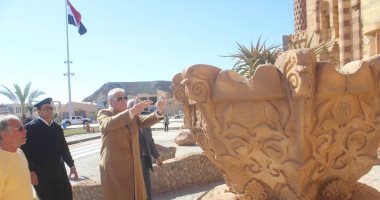 محافظ جنوب سيناء يشهد مراحل تطوير ميدان الساعة بشرم الشيخ