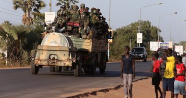 بالصور.. قوات غرب أفريقيا تصل إلى عاصمة جامبيا بعد تنحى يحيى جامع