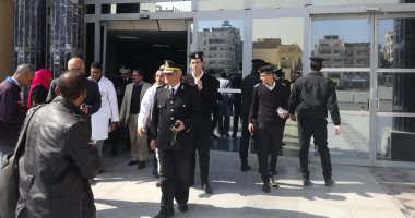 بالصور.. وفد مديرية الأمن يزور مستشفيات الأقصر احتفالاً بعيد الشرطة