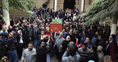 بالفيديو والصور.. وصول جثمان سيد حجاب إلى مسجد الفاروق فى المعادى