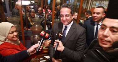 وزير الآثار يفتتح معرض "مصر مهد الأديان"