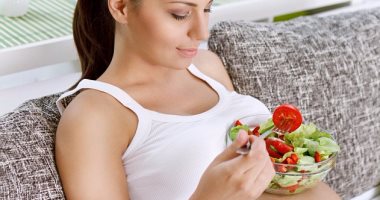 دراسة: تناول المكملات الغذائية أثناء الحمل مضيعة للمال