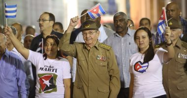بالصور.. رئيس كوبا يشارك فى مسيرة إحياء الذكرى 164 لمولد "خوسيه مارتى"