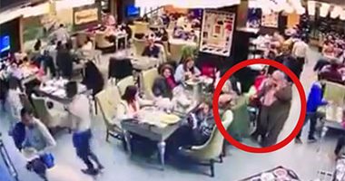 بالفيديو..رواد مواقع التواصل يرصدون"عصابة حمادة وتوتو" لسرقة المواطنين بالمطاعم