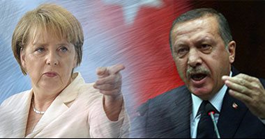 أردوغان يعرب لـ"ميركل" عن استيائه بشأن منح اللجوء لمتورطين فى تحركات الجيش