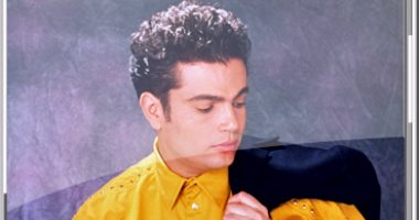 25 سنة على الأغنية والموضة والكليب الذى غير بهم عمرو دياب سوق الكاسيت