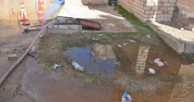 استجابة لليوم السابع.. مياه الصرف تصلح ماسورة مياه شارع المطافى ببلبيس