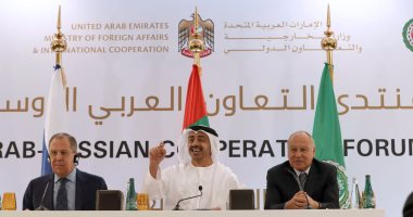 لافروف يدعو الجامعة العربية الى إنهاء تجميد عضوية سوريا