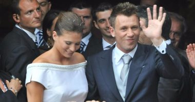 لاعب ريال مدريد السابق يعتزل كرة القدم لإدارة شئون زوجته