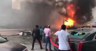 تداول فيديو لإطفاء حريق إثر سقوط رافعة من أعلى مبنى فى دبى