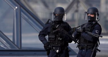 إصابة 11 شرطيا فى مظاهرة مناهضة للمرشحة الرئاسية لليمين المتطرف غرب فرنسا