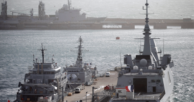 اليونان تستأجر فرقاطتين من فرنسا على خلفية خلاف مع تركيا حول بحر إيجه