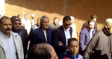 بالصور.. تشييع جنازة شقيق فاروق الفيشاوى بالمنوفية 