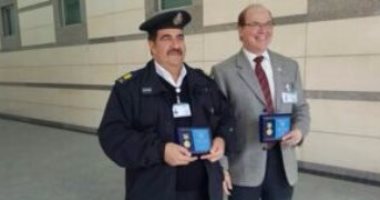 الوفد الروسى يمنح أمن مطار القاهرة شهادات تقدير لرضاه عن مستوى التفتيش