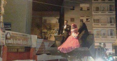 قارئ يشارك بصورة "زفة لودر" لعروسين بمحافظة دمياط