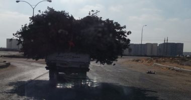 بالصور.. قارئ يرصد سيارة مخالفة فى طريق الواحات بمدينة 6 أكتوبر