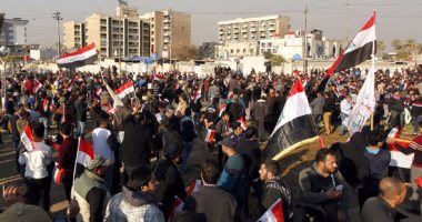 مئات العراقيين يتظاهرون فى بغداد للمطالبة بتغيير مفوضية الانتخابات