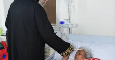 بعد تدشين كنيسة.. البابا تواضروس يتفقد مستشفى مارجرجس ويبارك مرضاها بالصلاة