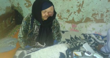 بالفيديو والصور.. سيدة تناشد وزير الصحة علاجها بعد 13جراحة فاشلة بالوادى الجديد