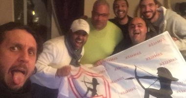  شيكو و هشام مجدى وفؤاد بيومى يحتفلون بالسوبر مع عضو مجلس الزمالك السابق