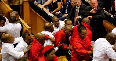 المعارضة بجنوب أفريقيا تلجأ للقضاء بعد نشر جنود مسلحين فى البرلمان