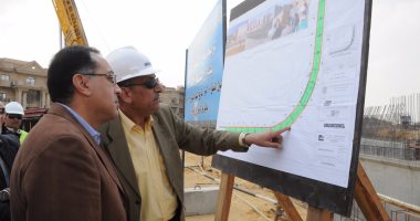 وزير الإسكان يكلف بالاهتمام بالطرق والمحاور المرورية بالقاهرة الجديدة وتنفيذ 11 مشروعاً