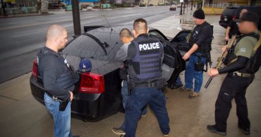 اعتقال مئات المهاجرين فى حملة أمنية لفرض تطبيق القانون بأمريكا