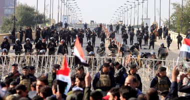 إصابة 3 أشخاص بالرصاص و67 حالة اختناق فى تفريق مظاهرة ضد رئيس وزراء العراق