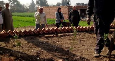 بالصور .. رئيس مدينة بركة السبع يباشر أعمال التجميل والتطوير بالقرى