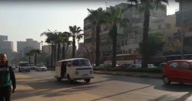 النشرة المرورية.. كثافات مرورية متحركة أعلى محاور القاهرة والجيزة
