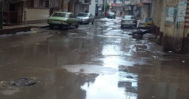 بالفيديو والصور.. مدن دمياط تشهد أمطارا غزيرة وتراكم المياه فى الشوارع
