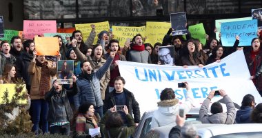 بالصور.. لليوم الثانى.. مظاهرات فى أنقرة لرفض إقالة أكاديميين