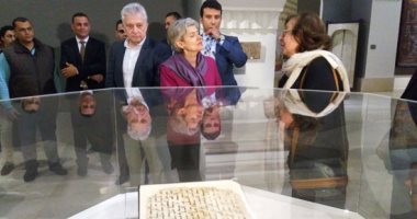 بالفيديو والصور.. وزير الآثار يستقبل إيرينا بوكوفا فى متحف الفن الإسلامى