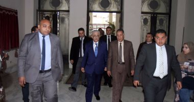 بالصور.. وصول وزير التعليم الجديد إلى ديوان الوزارة بعد أداء اليمين الدستورية