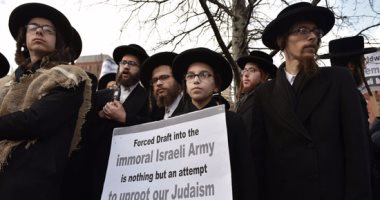 يهود يفاجئون نتنياهو بمظاهرات ضده خلال لقاء ترامب بالبيت الأبيض